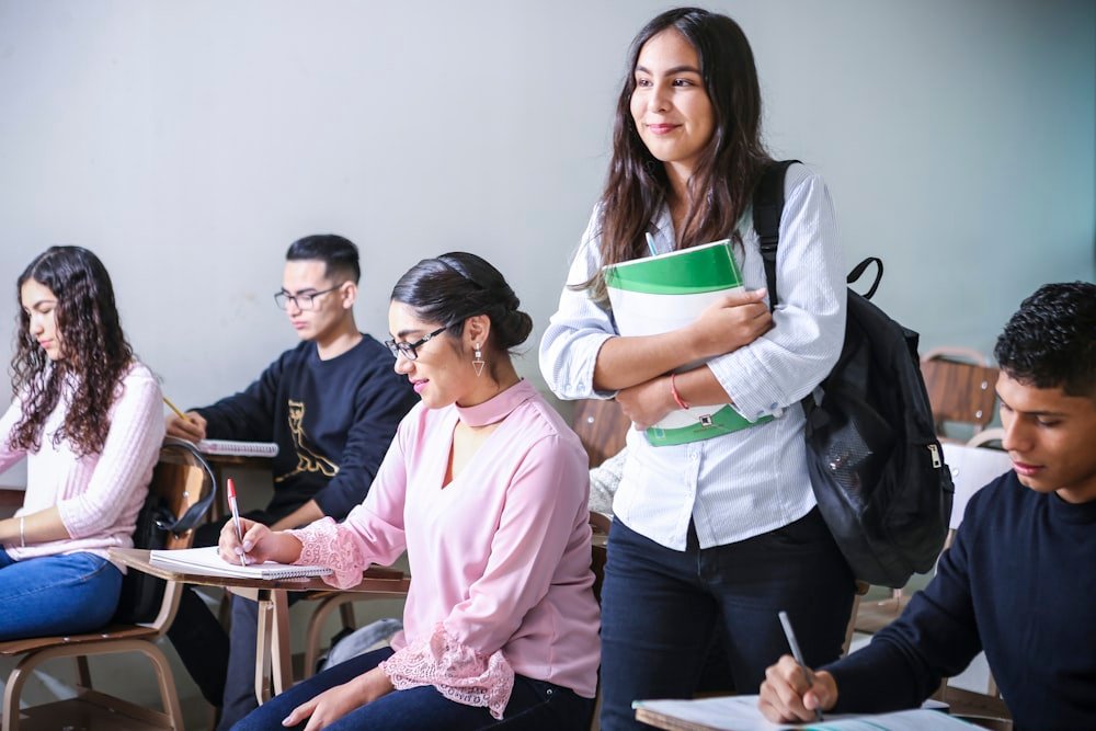 Salle de cours et étudiants — marketing digital éducation H&Y Way