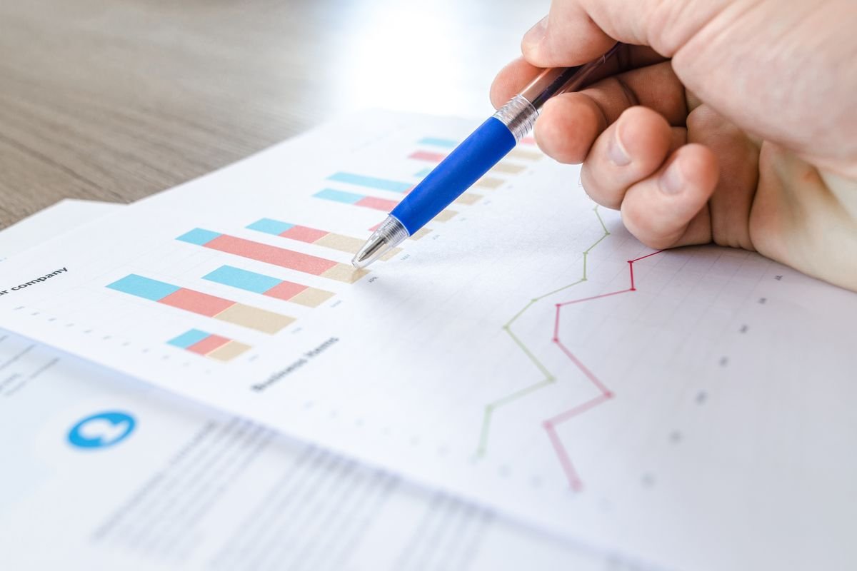 Écran de données et analyse — marketing digital tech H&Y Way